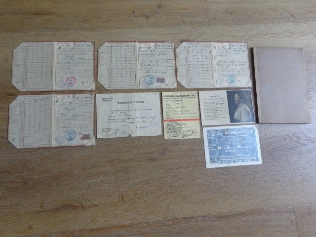 Distributiekaarten en meer uit Tweede Wereldoorlog, Ophalen of Verzenden, 20e eeuw of later, Zo goed als nieuw