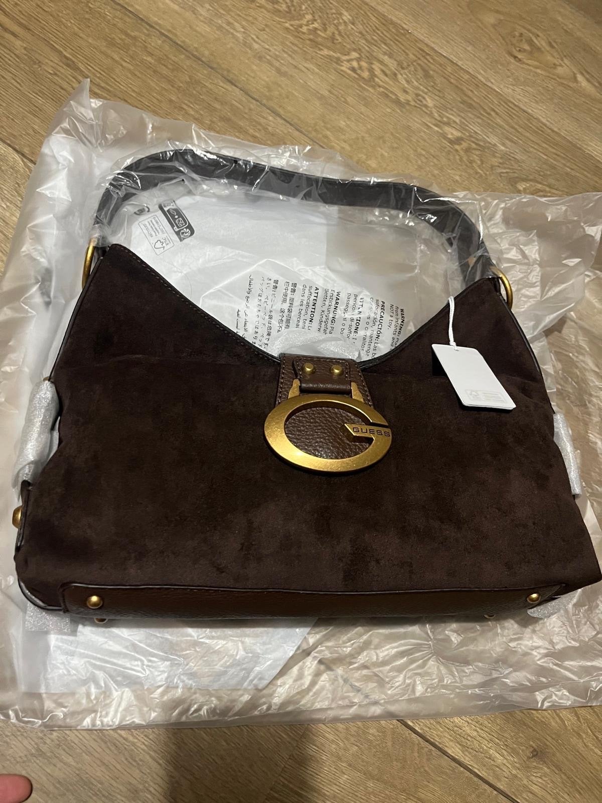 Nieuwe Guess Gamden schoudertas - Bruin suède, Ophalen of Verzenden, Nieuw, Bruin, Schoudertasje