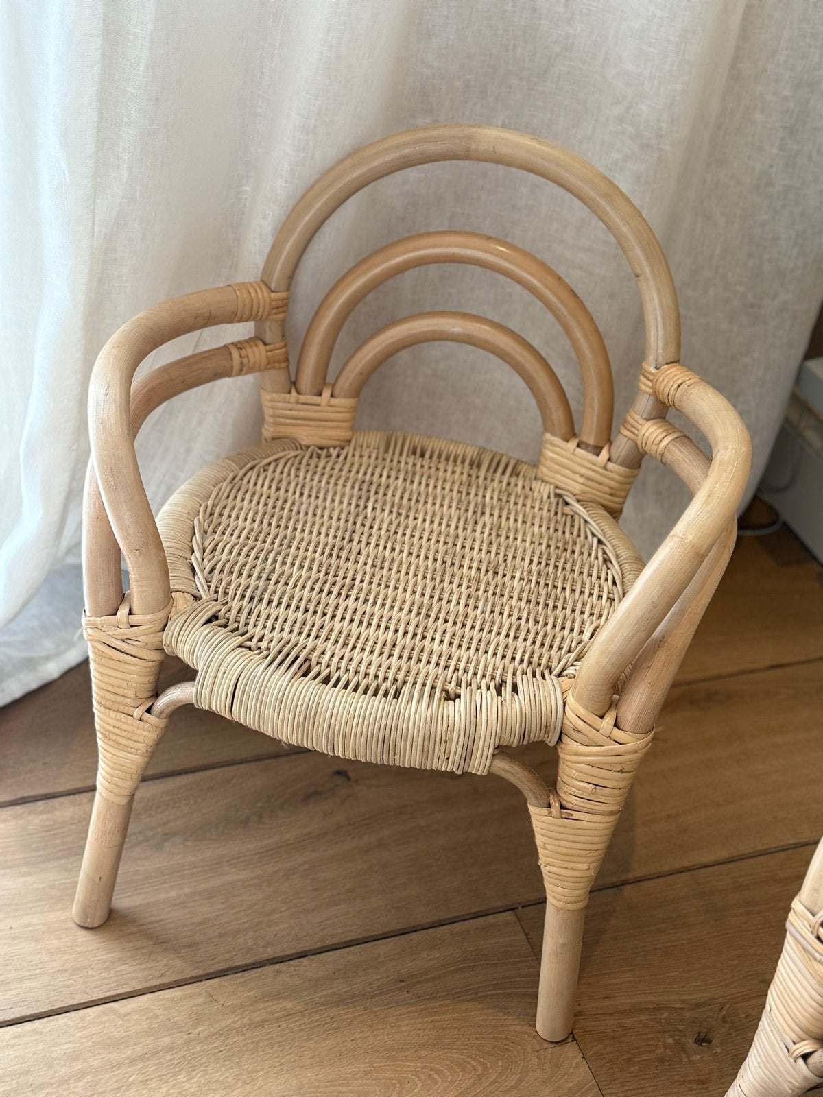 H&M rotan kinderstoeltjes, zo goed als nieuw, Kinderen en Baby's, Kinderkamer | Tafels en Stoelen, Ophalen, Zo goed als nieuw