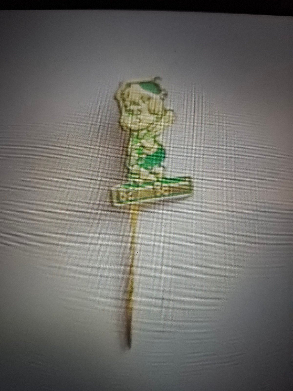 Speldje Bamm bamm, Ophalen of Verzenden, Zo goed als nieuw, Figuurtje, Speldje of Pin
