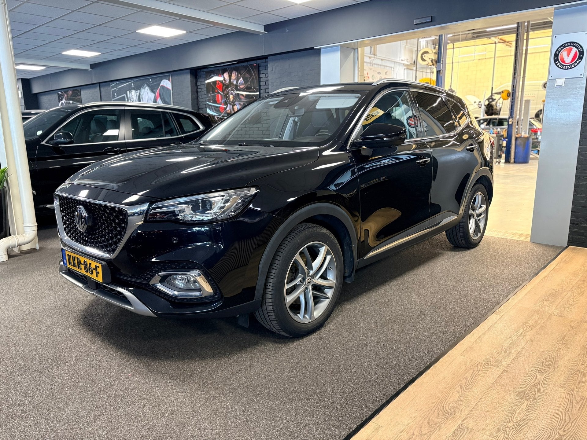 MG EHS 1.5 TGDI Luxury PHEV / automaat / 360camera / Leder/, 12 maanden, Gebruikt, 4 cilinders, Zwart