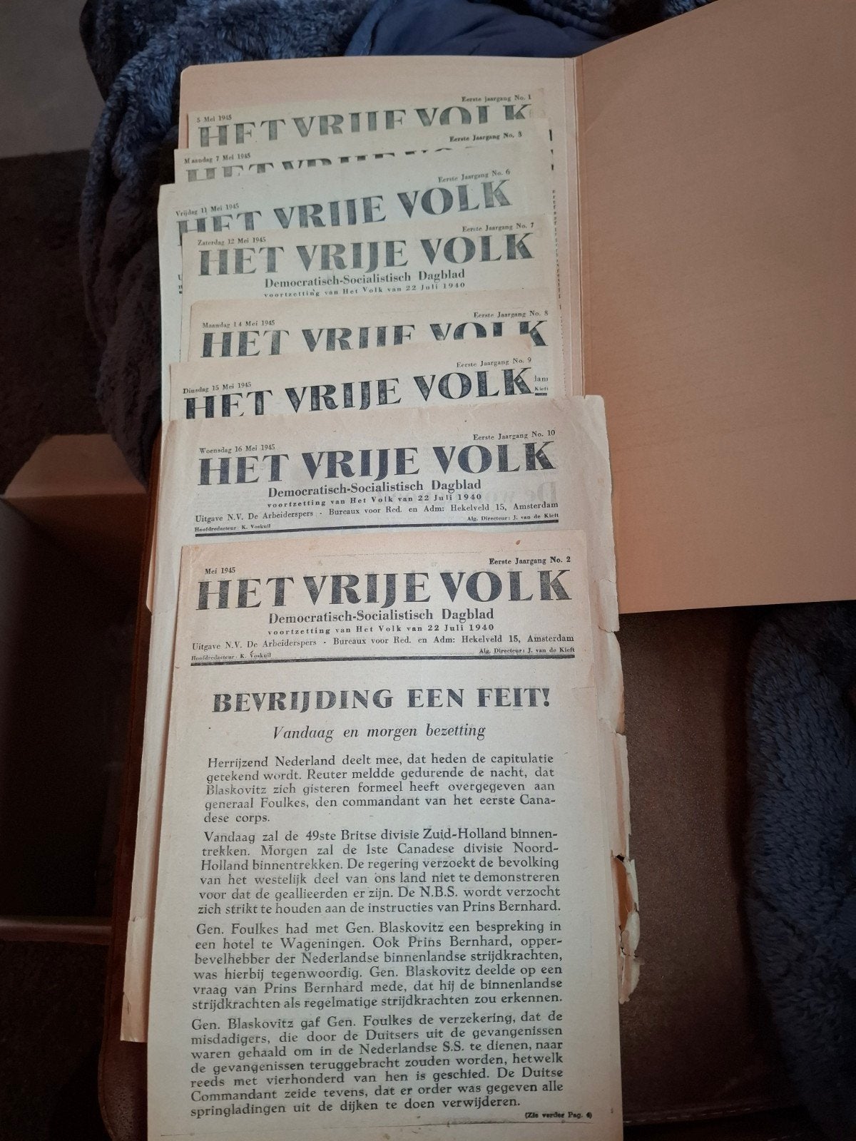 Bevrijdingskrant Het Vrije Volk - Nrs. 1-2-3-6-7-8-9-10, Verzamelen, Ophalen