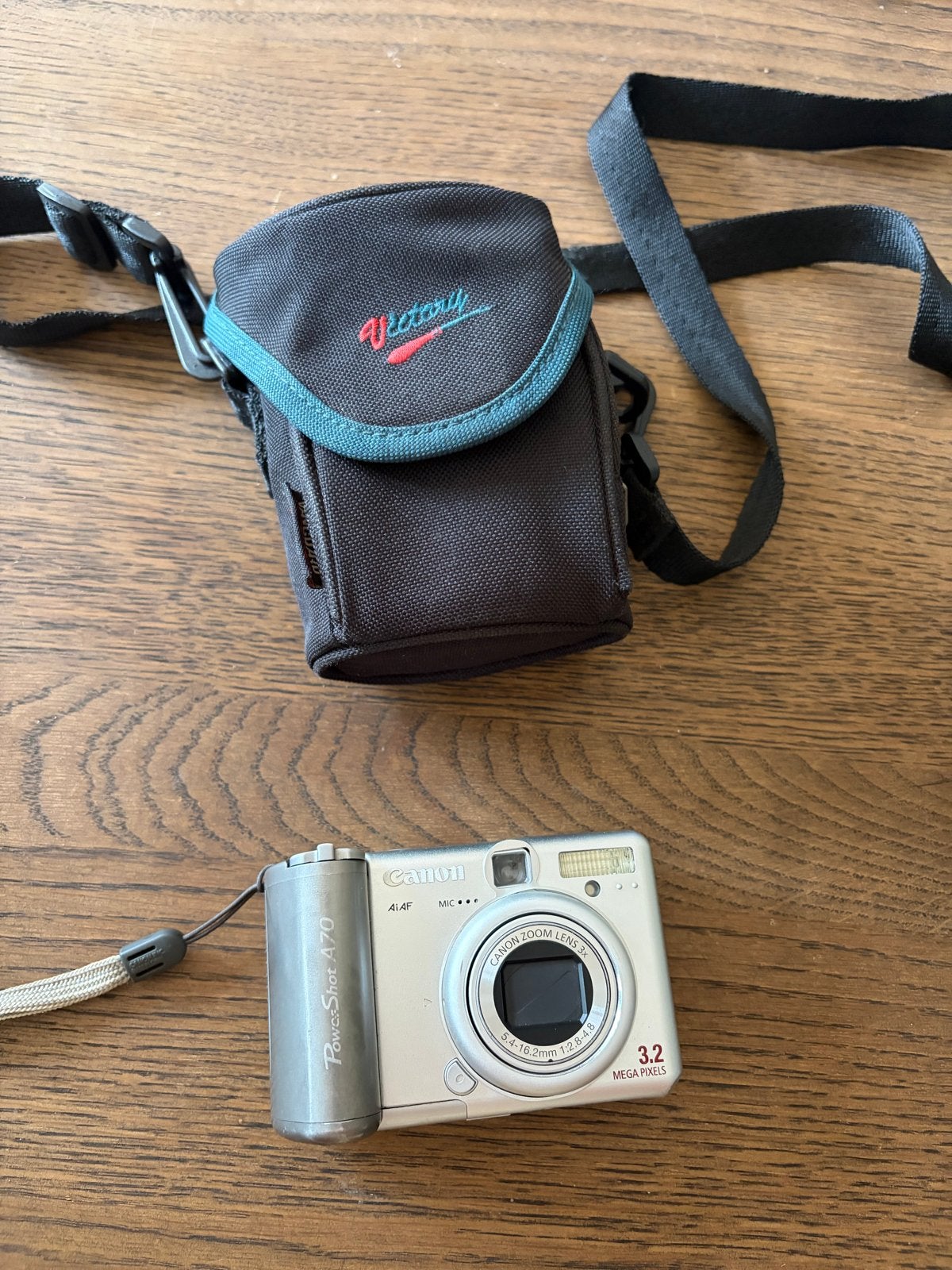 Canon PowerShot A70 Compactcamera met tasje, Ingebouwde flitser, Gebruikt, Canon, Ophalen of Verzenden