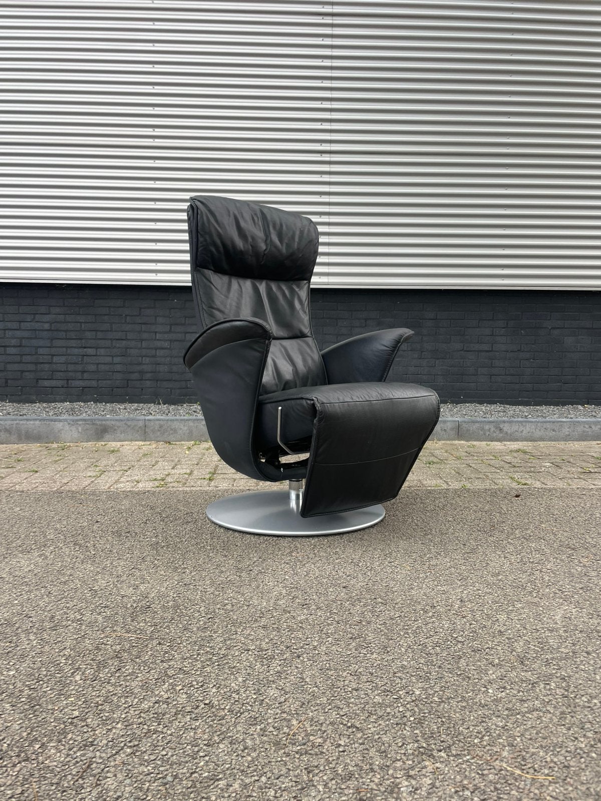 Nette zwarte leren relax fauteuil / relax stoel draaibaar, Ophalen, Minder dan 75 cm, 50 tot 75 cm, A