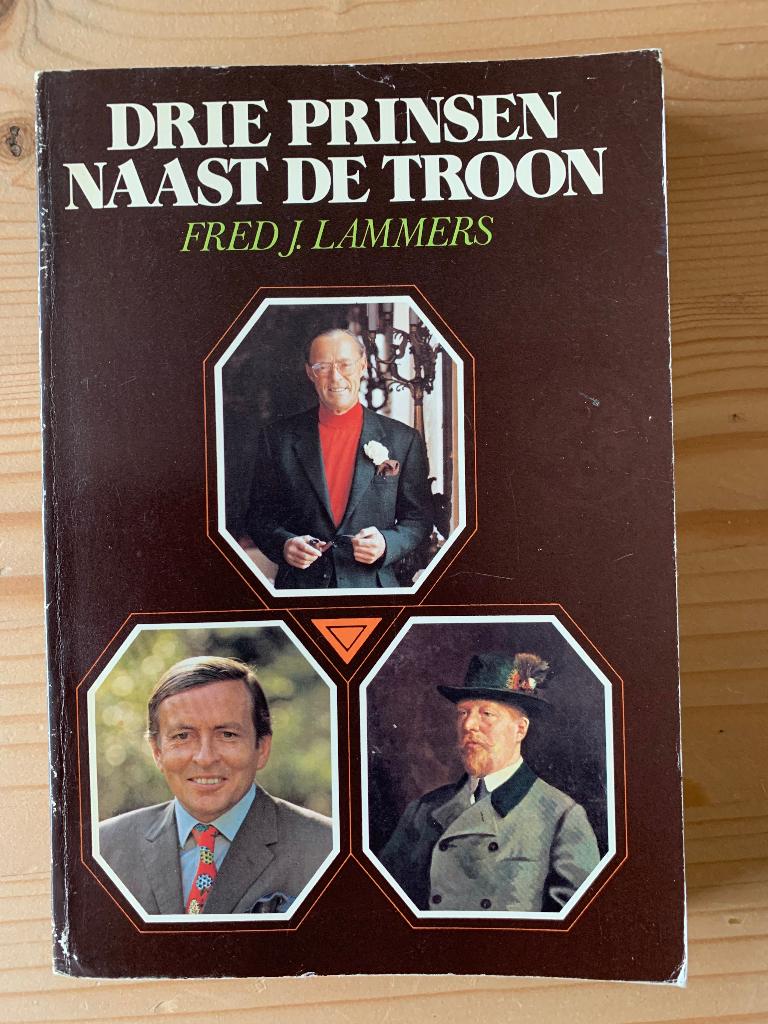 Drie prinsen naast de troon, Verzamelen, Ophalen of Verzenden, Gebruikt, Nederland, Tijdschrift of Boek