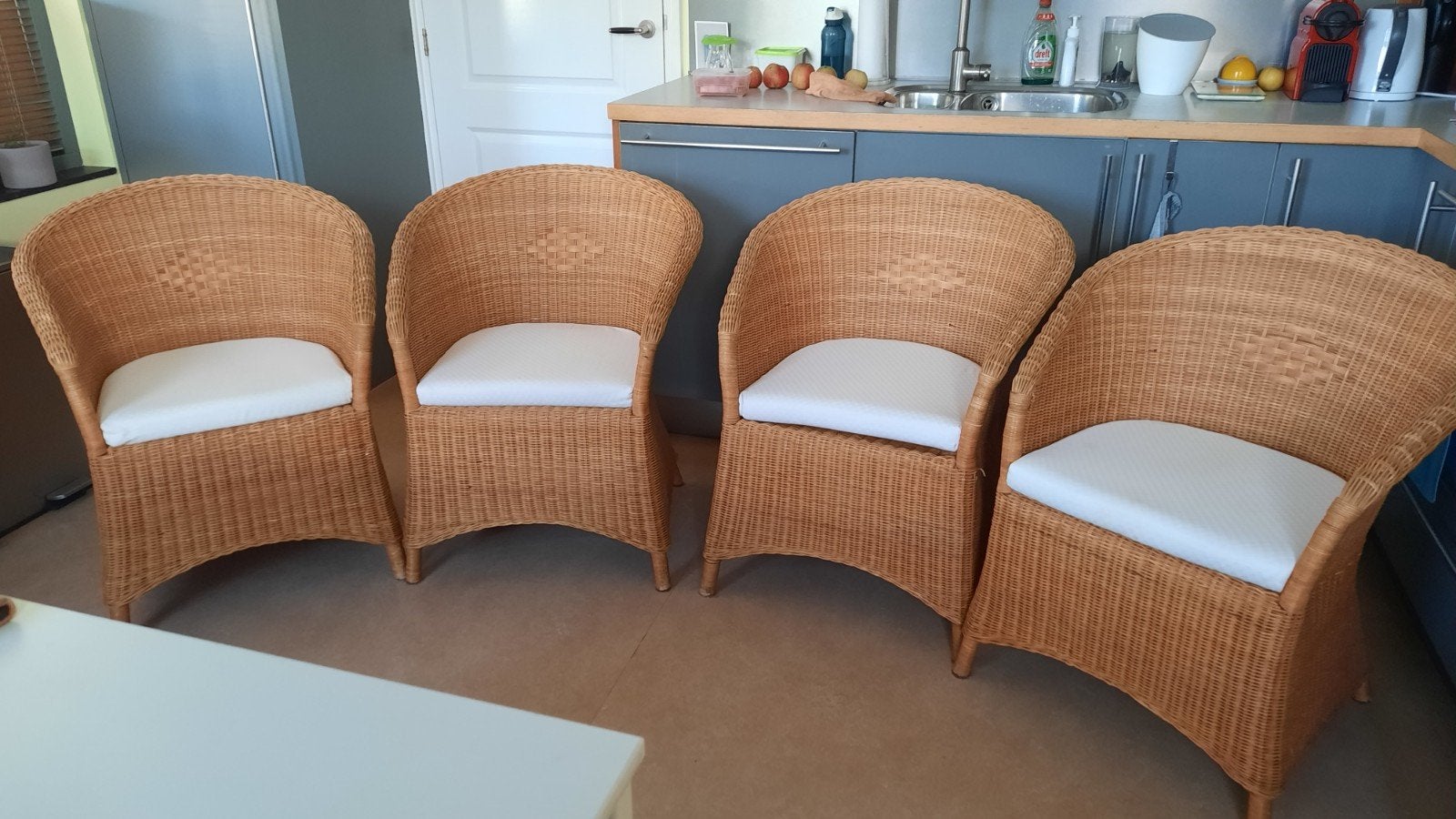 Set van 4 rieten stoelen met kussens, Huis en Inrichting, Stoelen, Ophalen, Gebruikt, Bruin, Natuurlijk, Landelijk