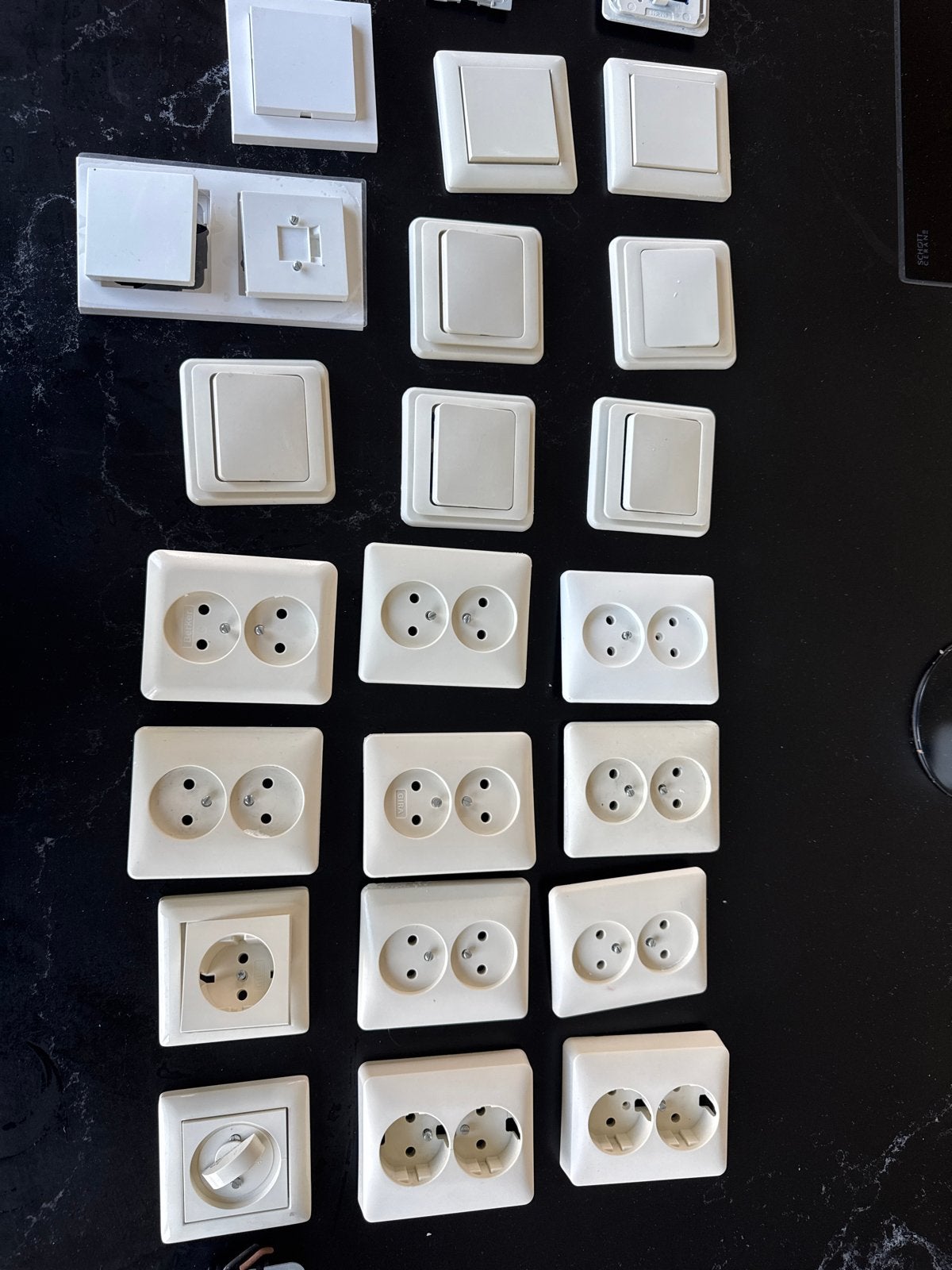 Diverse lichtschakelaars en stopcontact afdekplaten - PEHA, Ophalen of Verzenden, Gebruikt, Overige merken, Stopcontact
