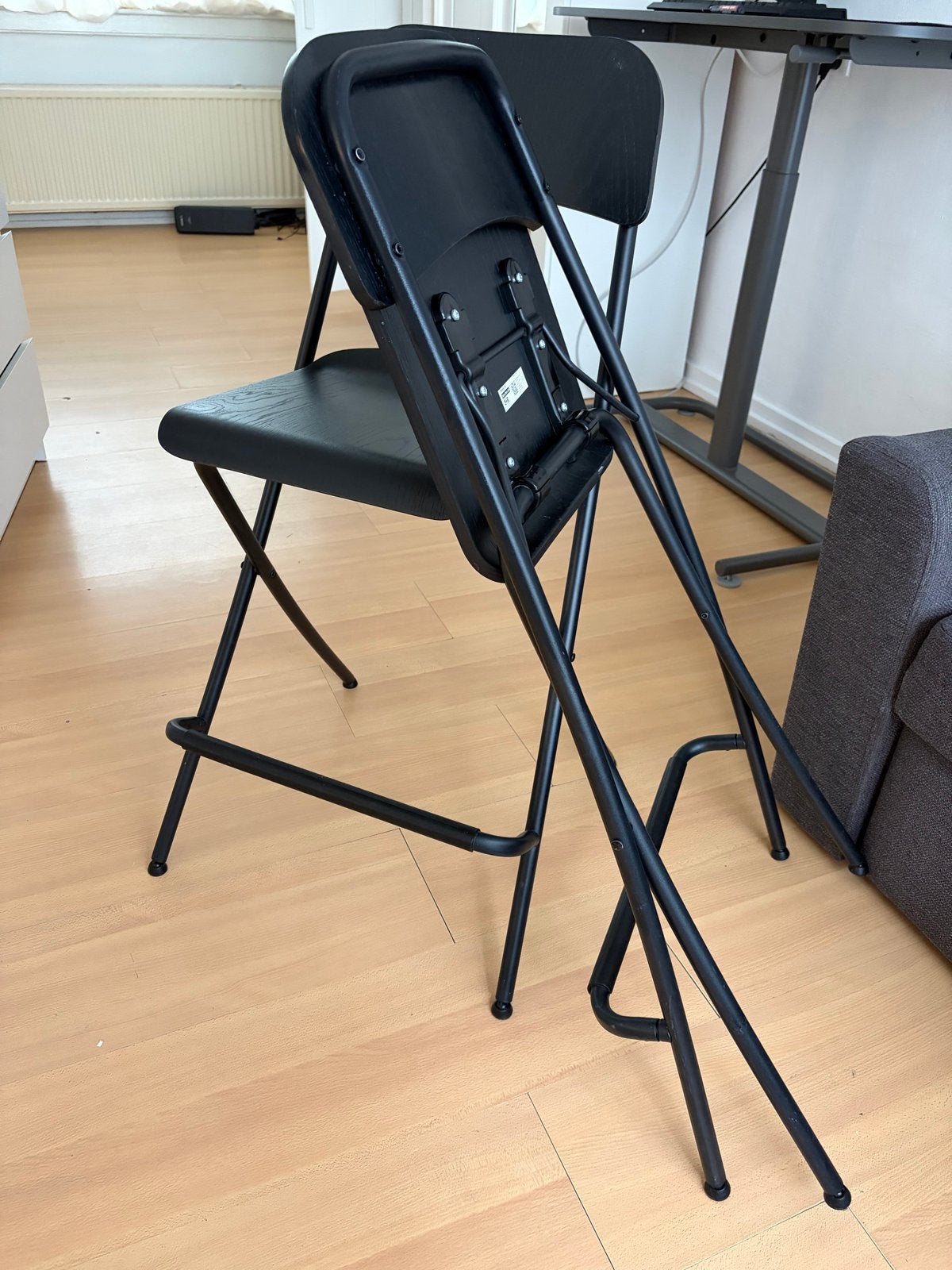 2x Zwarte opvouwbare barkrukken met rugleuning, Ophalen, Gebruikt, 90 cm of meer, Metaal