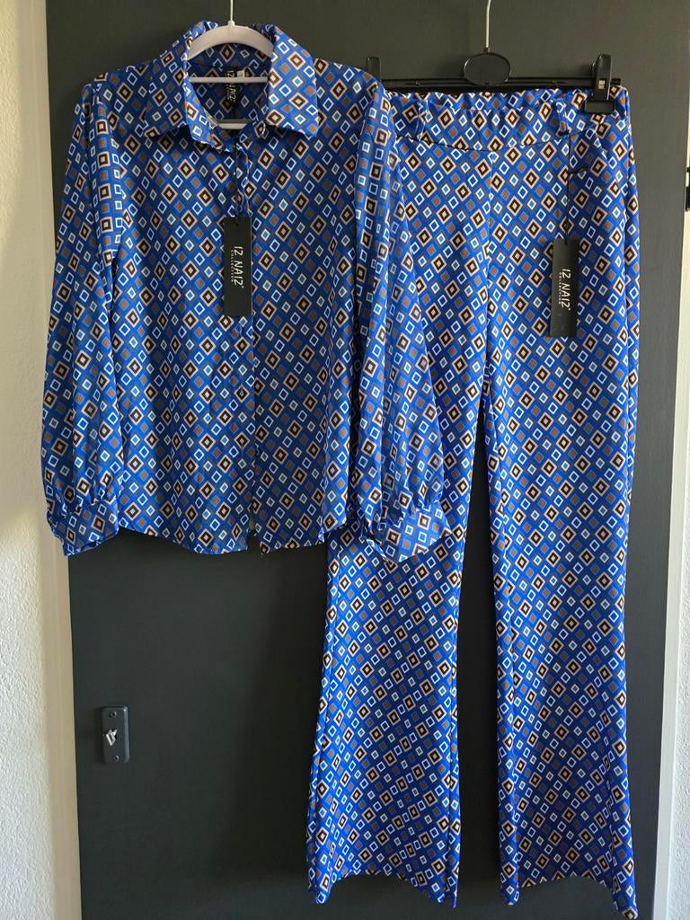 Nieuw 2delig pak iz naiz blauw L, Kleding | Dames, Jasjes, Kostuums en Pakken, Ophalen of Verzenden, Nieuw, Blauw