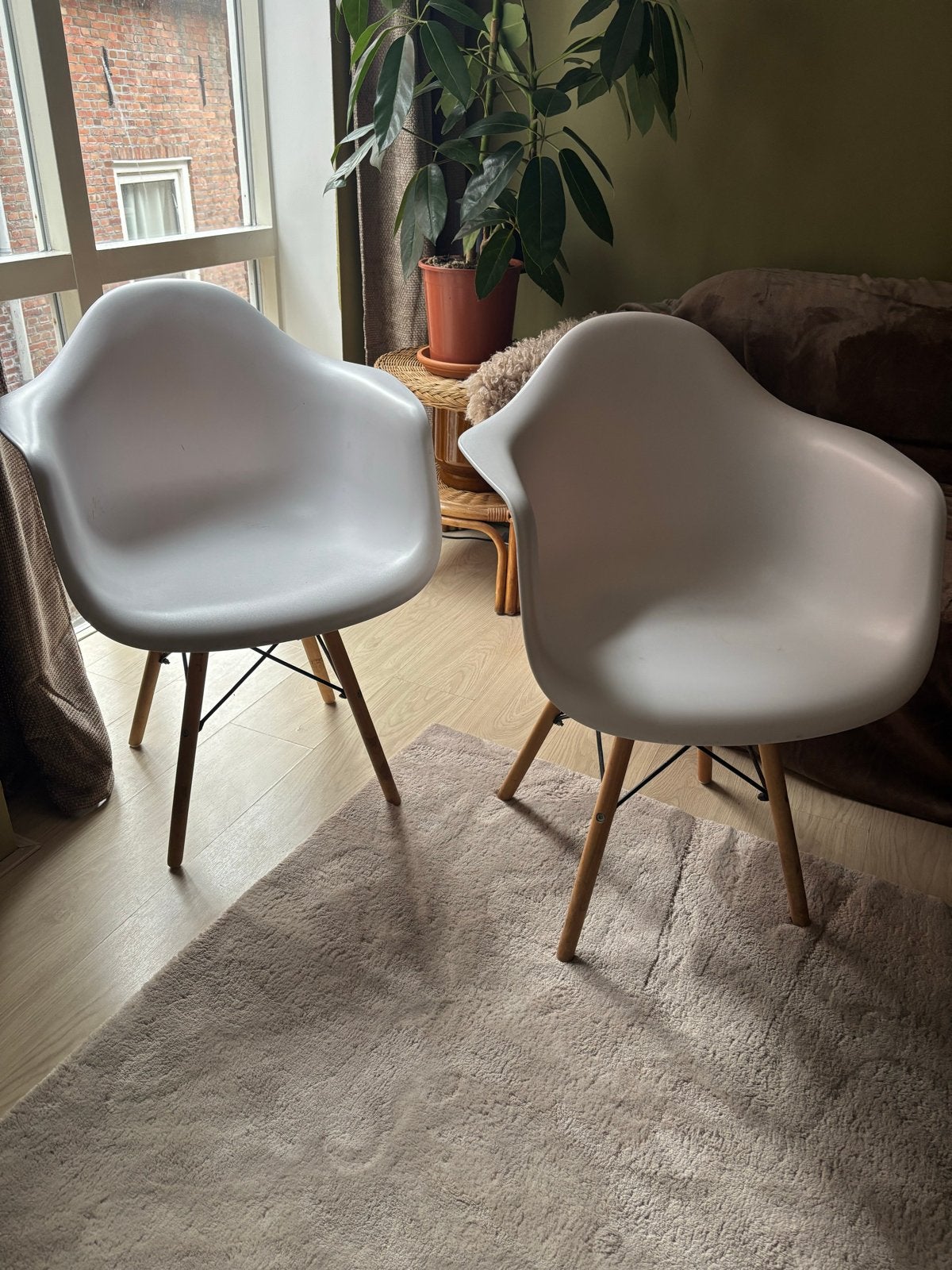 Set van 2 Witte Eetkamerstoelen met Houten Poten, Ophalen, Gebruikt, Twee, Wit