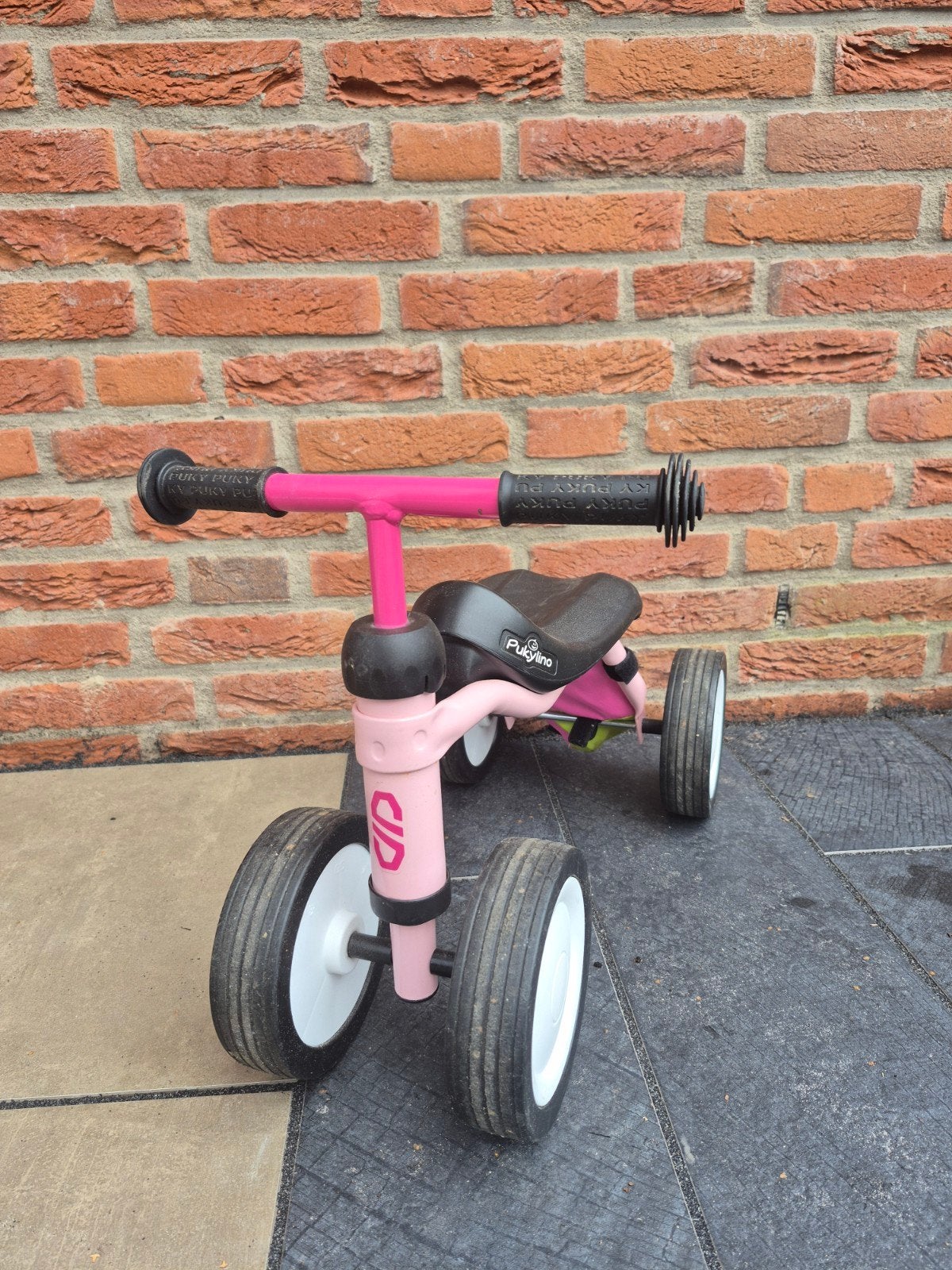 Pukylino Roze met frametas, Ophalen