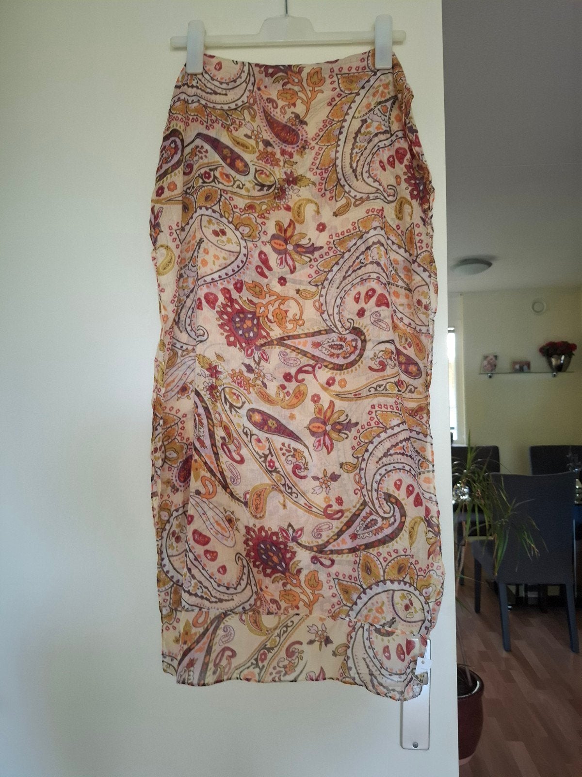sjaal beige met kleuren 170x55cm 2 euro nieuw!, Ophalen of Verzenden, Nieuw, Maat 46/48 (XL) of groter, Sjaal