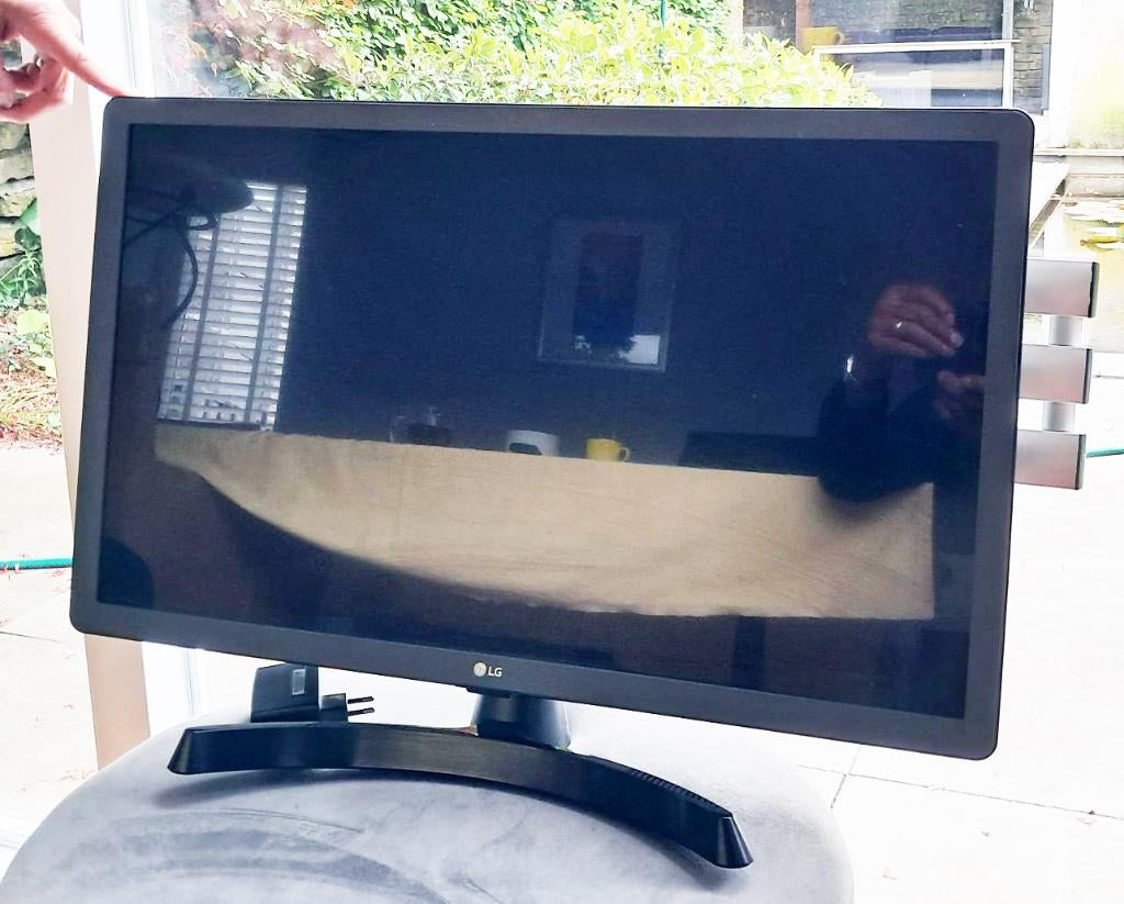 tv 28 inch met muurbeugel, Ophalen, Gebruikt