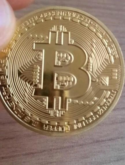Bitcoin munt nieuw van sterk metaal in opberghoesje, Ophalen of Verzenden, Overige materialen