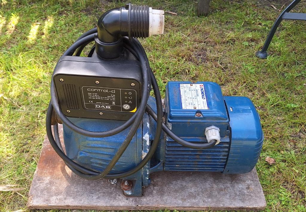 Tuinpomp PEDROLLO met presflow pompbesturing, Tuin en Terras, Waterpompen, Ophalen, Beregeningspomp