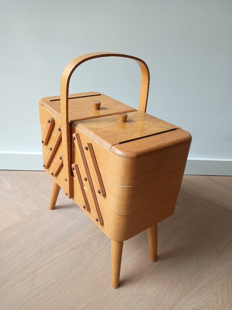 Vintage Scandinavisch design Naaibox of Naaikist Bentwood, Ophalen of Verzenden, Gebruikt, Hout, Vintage