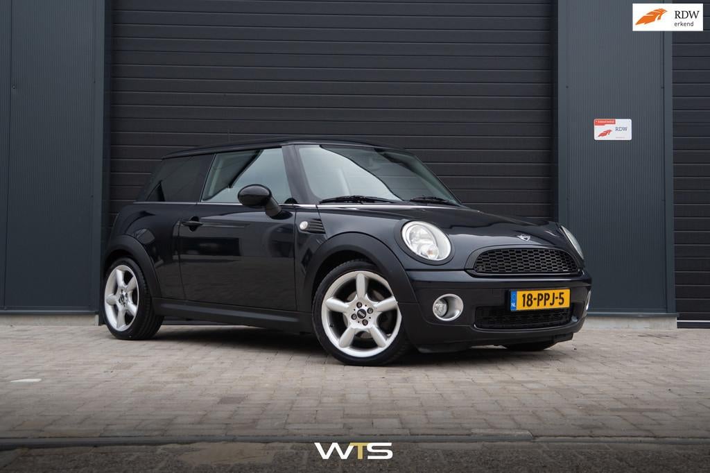 Mini 1.6 Cooper Zwart | FULL OPTION | INRUIL MOGELIJK, Voorwielaandrijving, Gebruikt, 4 cilinders, 4 stoelen