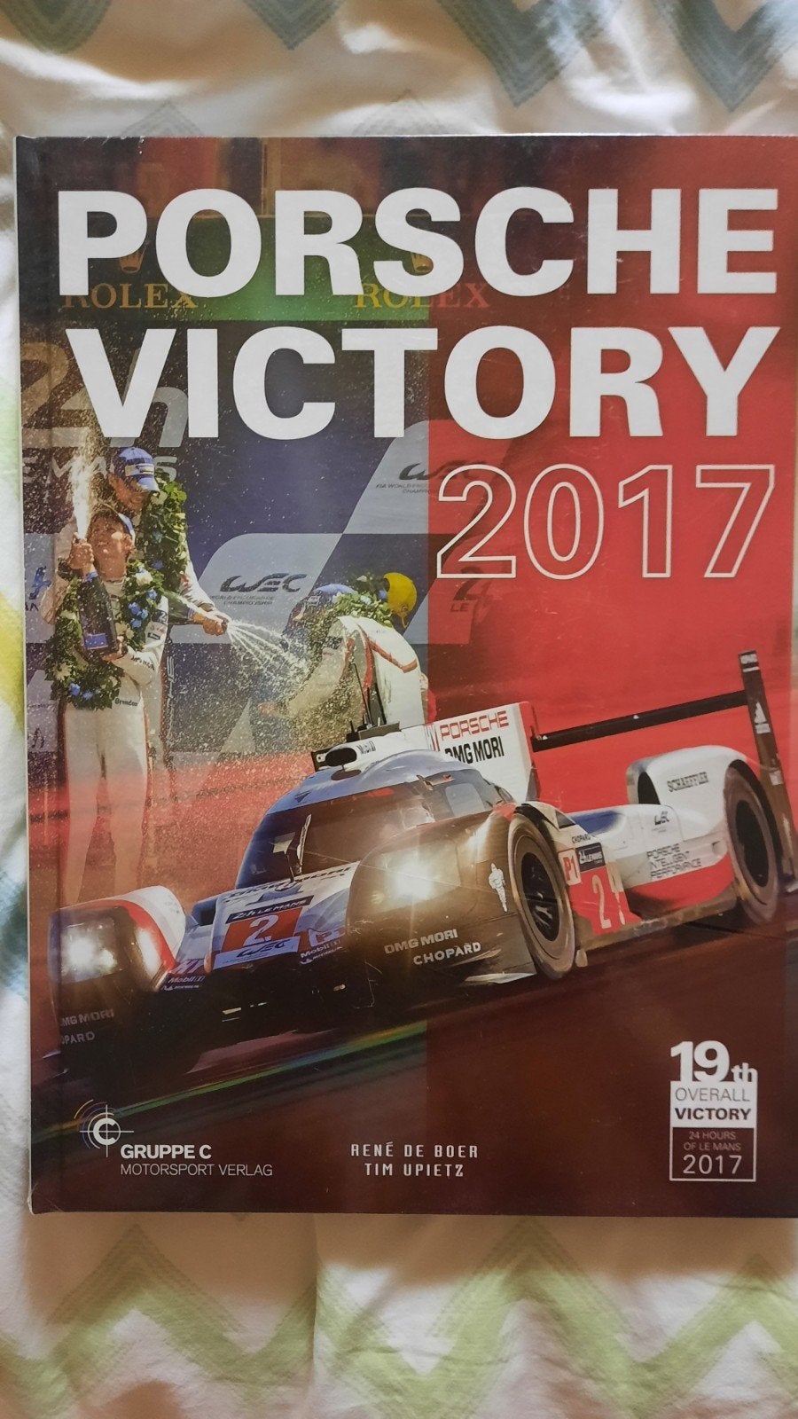 Porsche Victory 2017 - Boek over Le Mans 24 uur, Ophalen of Verzenden, Zo goed als nieuw, Porsche, René de Boer, Tim Upietz