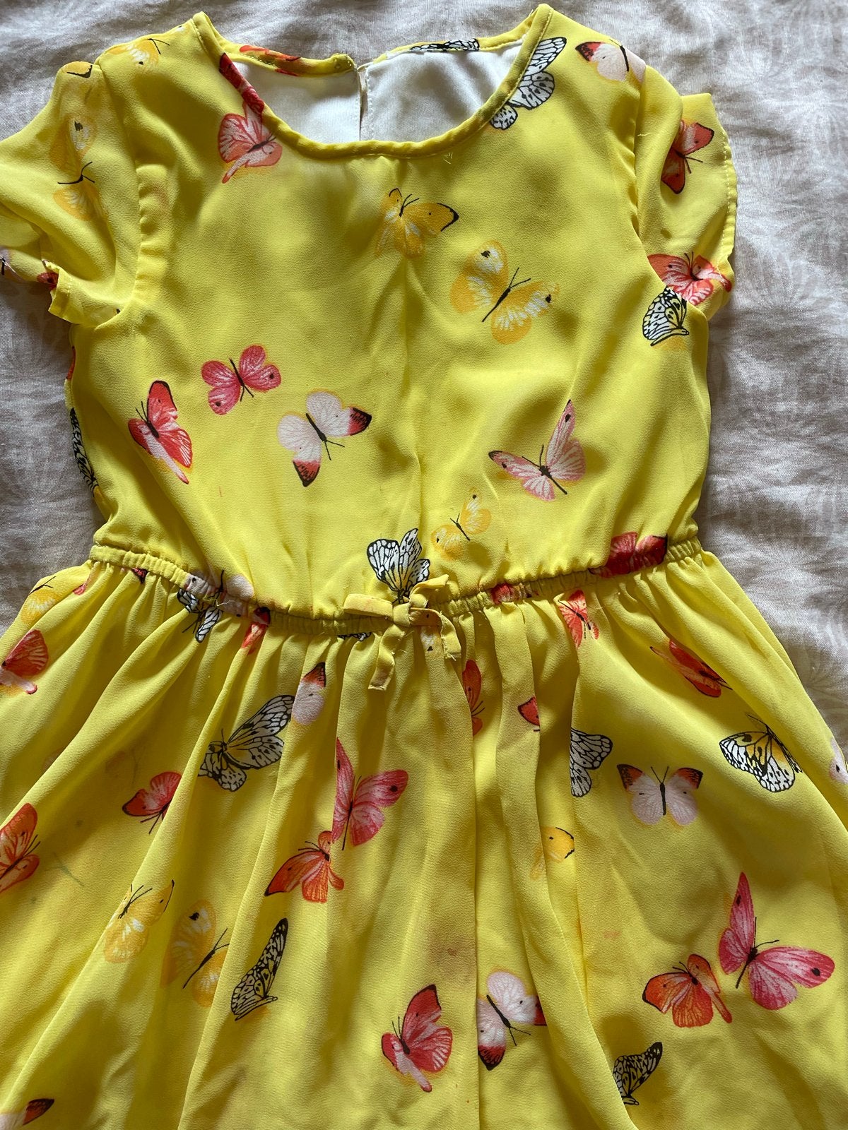 Zomerjurkje geel met vlinders voor meisjes, Ophalen of Verzenden, Gebruikt, Meisje