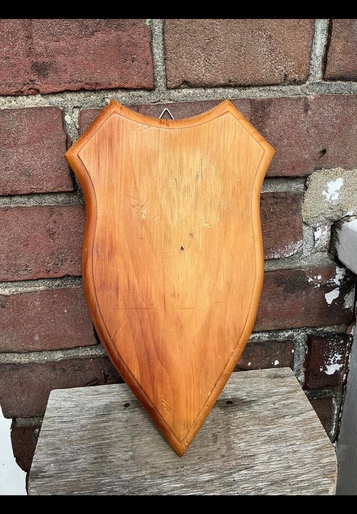 Gebruikt houten bordje, houten schildje voor bv hertengewei., Ophalen of Verzenden
