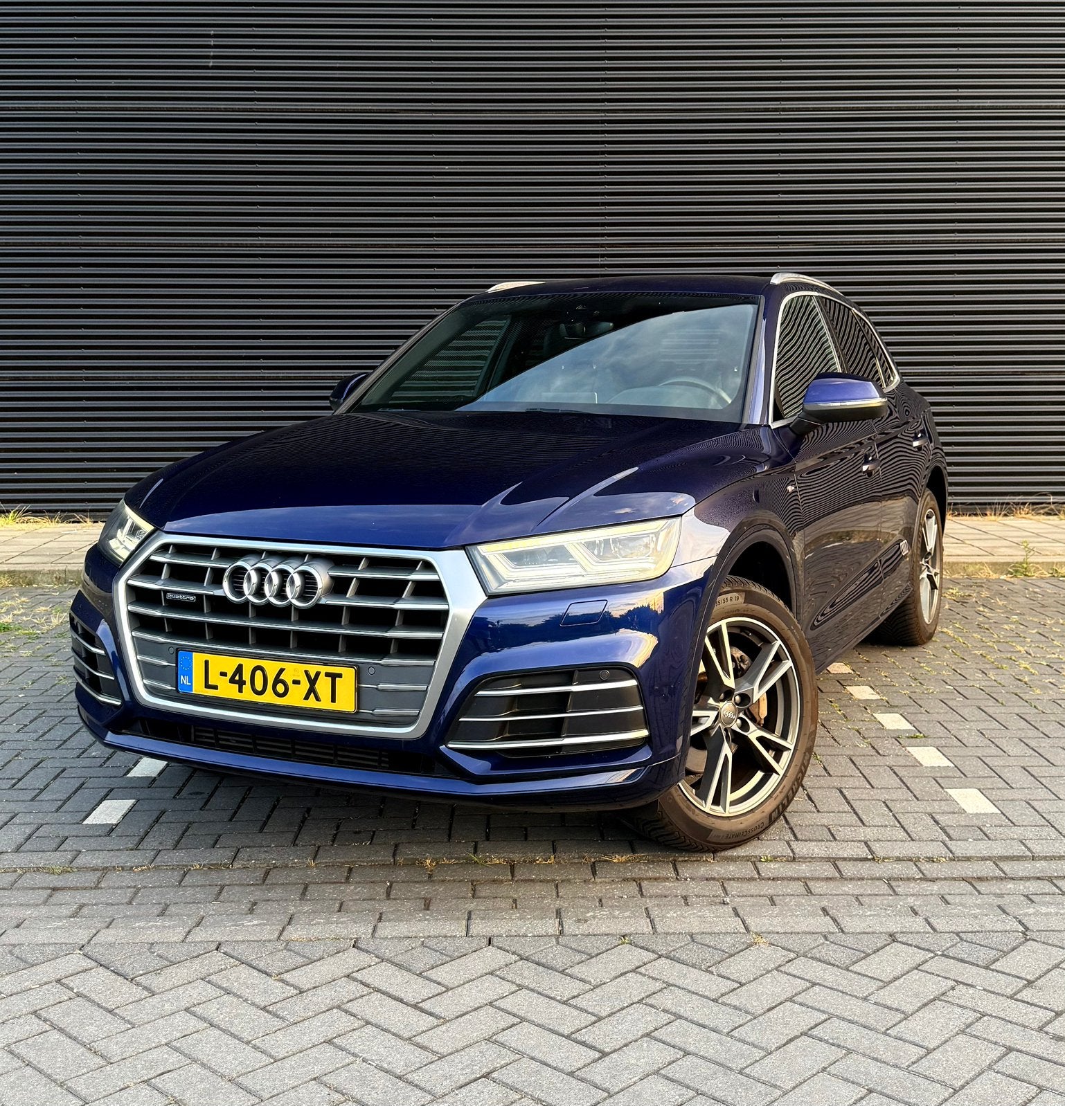 AUDI Q5 2017 S line 2.0 tfsi 252 PK 102600km Nieuwe  APK, Auto's, Automaat, 4 cilinders, Blauw, 14 km/l