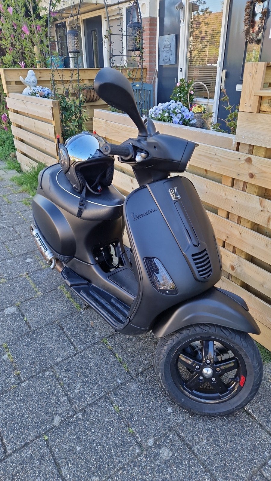 Vespa S70 2T (Fris), Tweetakt, Maximaal 45 km/u, 70 cc, Vespa S