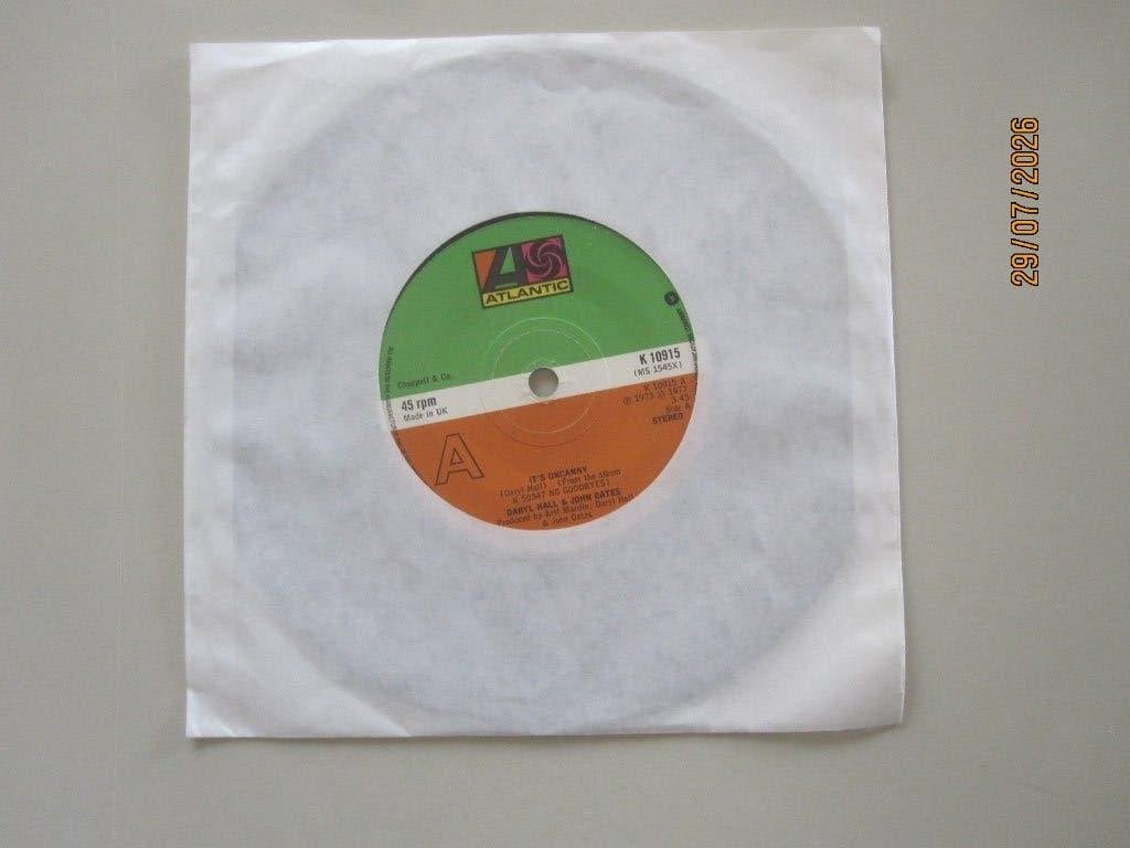 DARYL HALL & JOHN OATES -  it's uncanny - vinyl 7", Cd's en Dvd's, Gebruikt, 7 inch, Ophalen of Verzenden, Rock en Metal