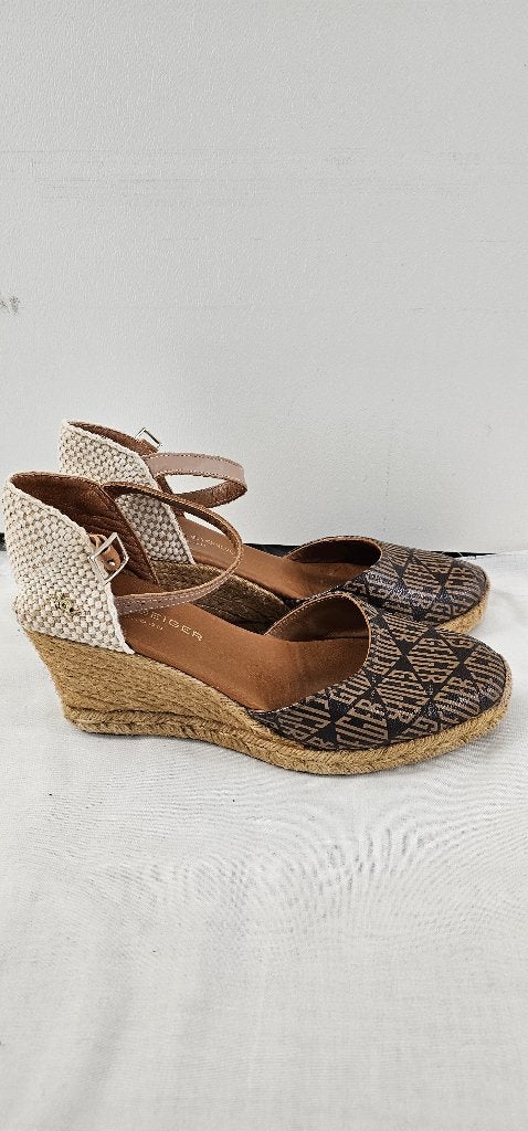 Kurt Geiger Bruine Sandalen Maat 41 (22725), Bruin, Gedragen, Kurt Geiger, Sandalen of Muiltjes