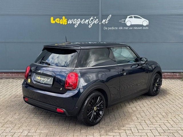 MINI Electric Cooper SE *carplay *navi *stoelverw. *17 inch, Auto's, Gebruikt, 33 kWh, 4 stoelen, Leder en Stof