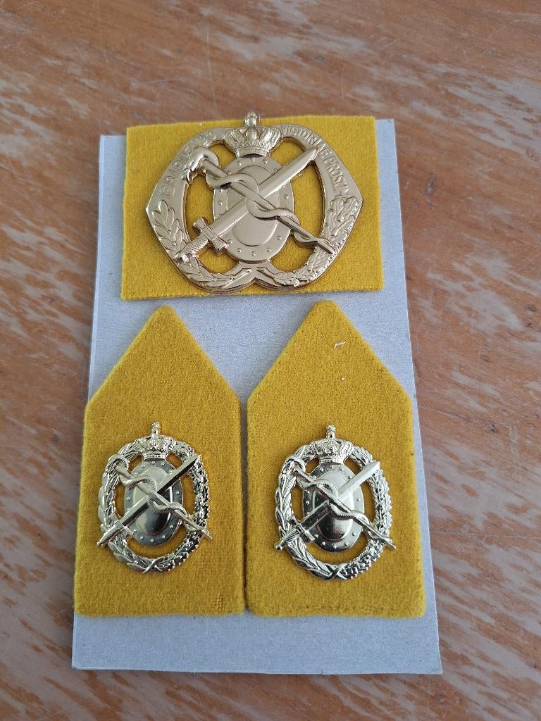 Set Geneeskundige troepen, Ophalen of Verzenden, Landmacht, Nederland, Embleem of Badge