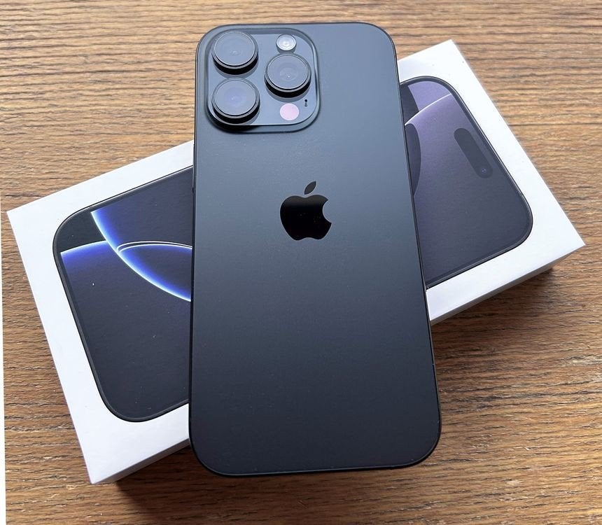 Zo goed als nieuwe Iphone 16 pro zwart titanium, Telecommunicatie, Mobiele telefoons | Apple iPhone, Ophalen of Verzenden, Zo goed als nieuw