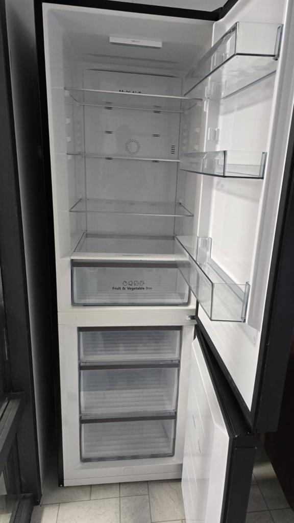 Hisense RB424N4EFC, Ophalen, Minder dan 60 cm, 160 cm of meer