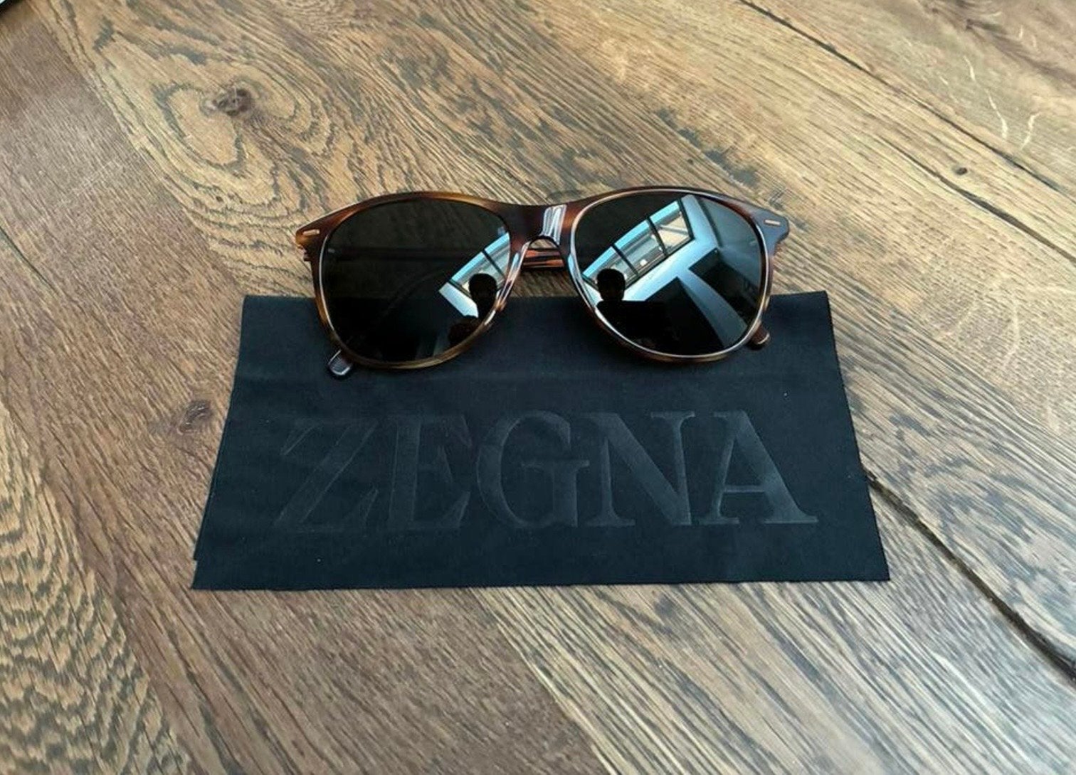 Zegna Zonnebril met Schildpadpatroon en Donkergroene Glazen, Overige merken, Gebruikt, Zonnebril, Bruin