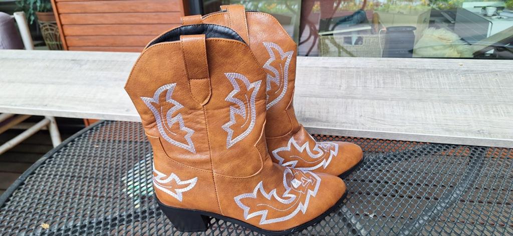 Nieuwe Cowboylaarzen - Maat 41, Ophalen of Verzenden, Nieuw, Bruin, Lage of Enkellaarzen