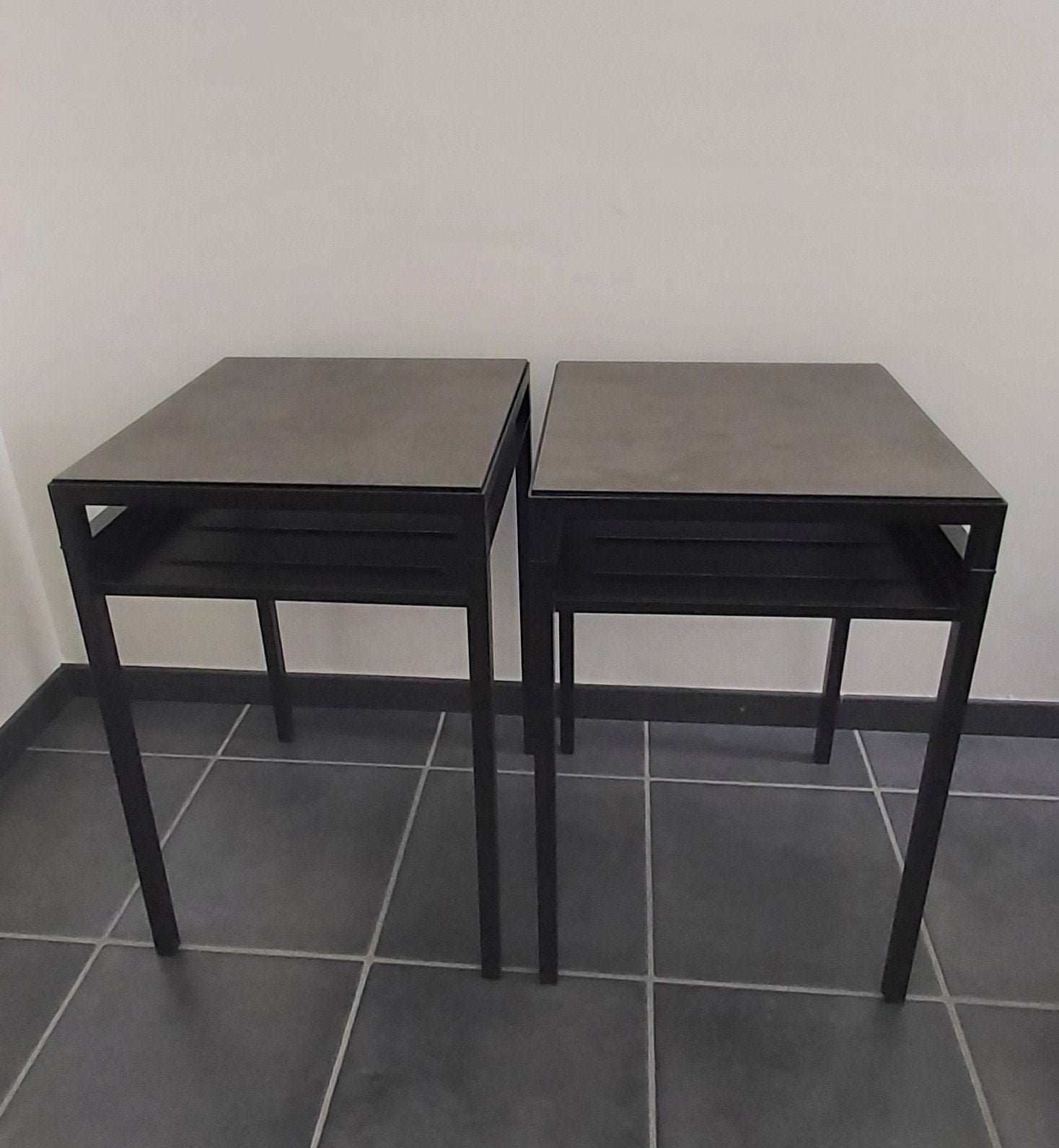 IKEA Nyboda tafeltje / sidetable / nachtkastje / bijzettafel, Huis en Inrichting, Ophalen, Zo goed als nieuw