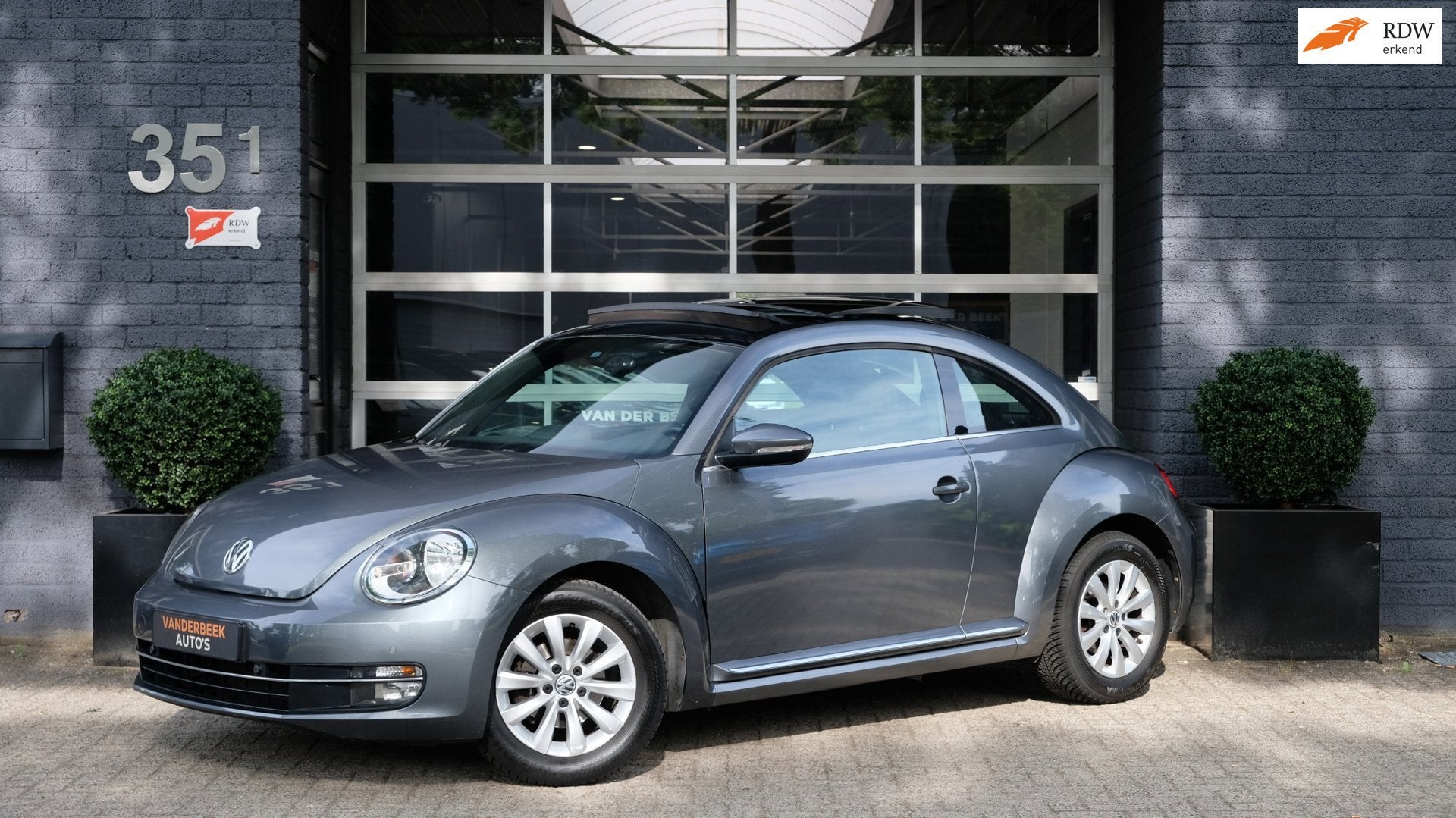 Volkswagen Beetle 1.2 TSI Design 105PK Cruise|Leder|Navi|Pan, Auto's, Voorwielaandrijving, Gebruikt, 4 cilinders, 4 stoelen