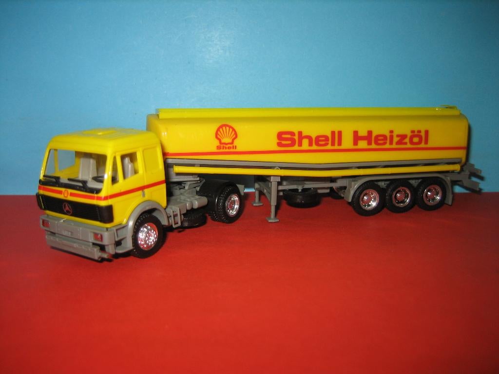 Shell  MERCEDES  tankwagen  Herpa, Ophalen of Verzenden, Zo goed als nieuw, Bus of Vrachtwagen, Herpa