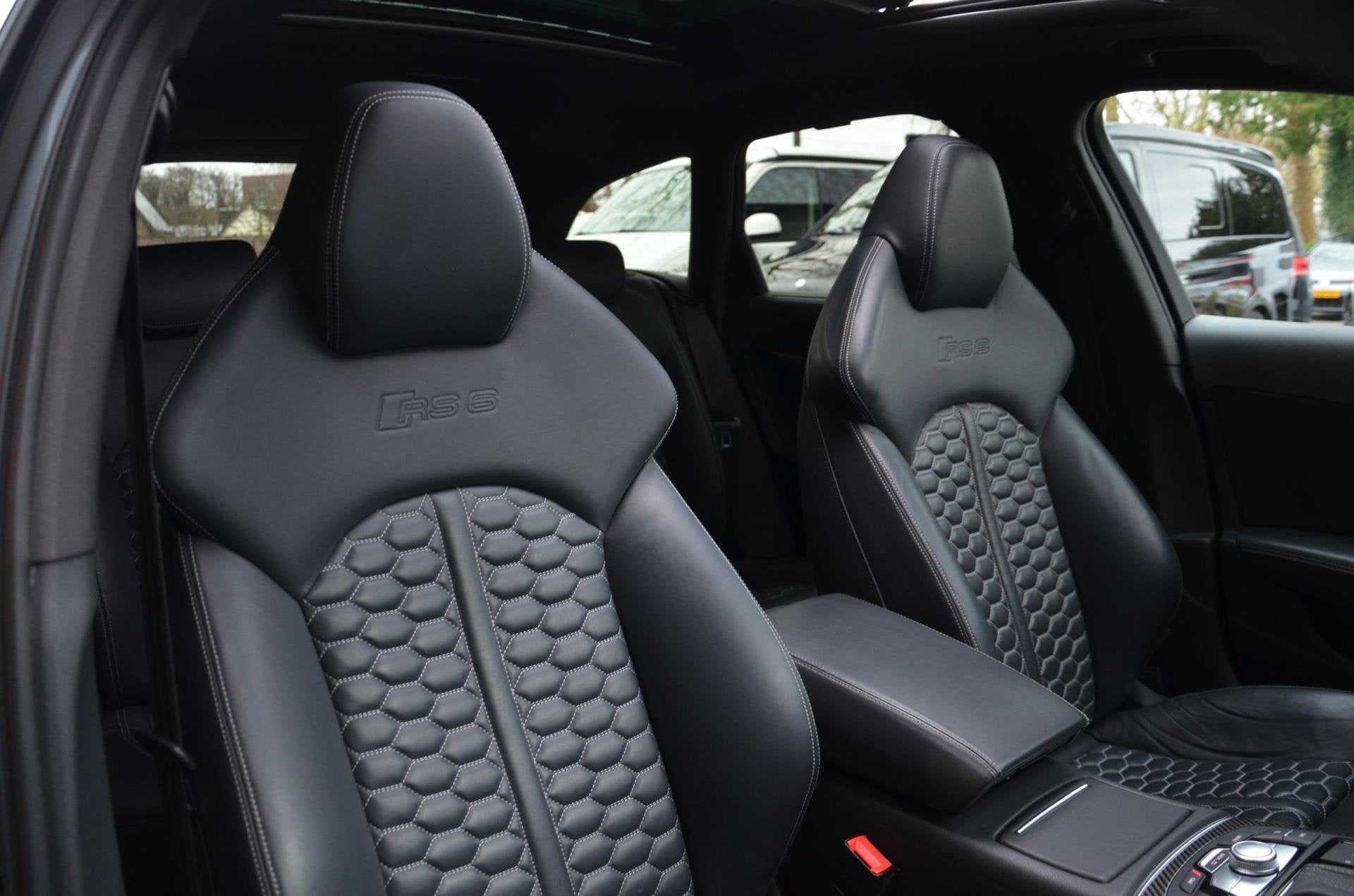 Audi RS6 Avant 4.0 TFSI quattro ProLine Plus Pano|CarPlay|B&, Auto's, Automaat, Gebruikt, Parkeerassistent, 3993 cc