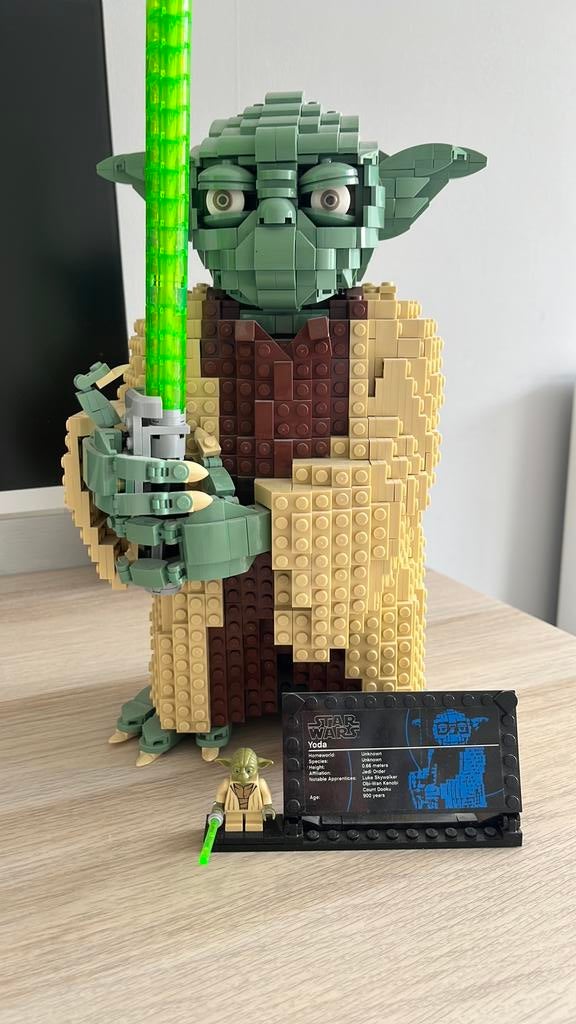 Lego Yoda statue, Ophalen of Verzenden, Zo goed als nieuw