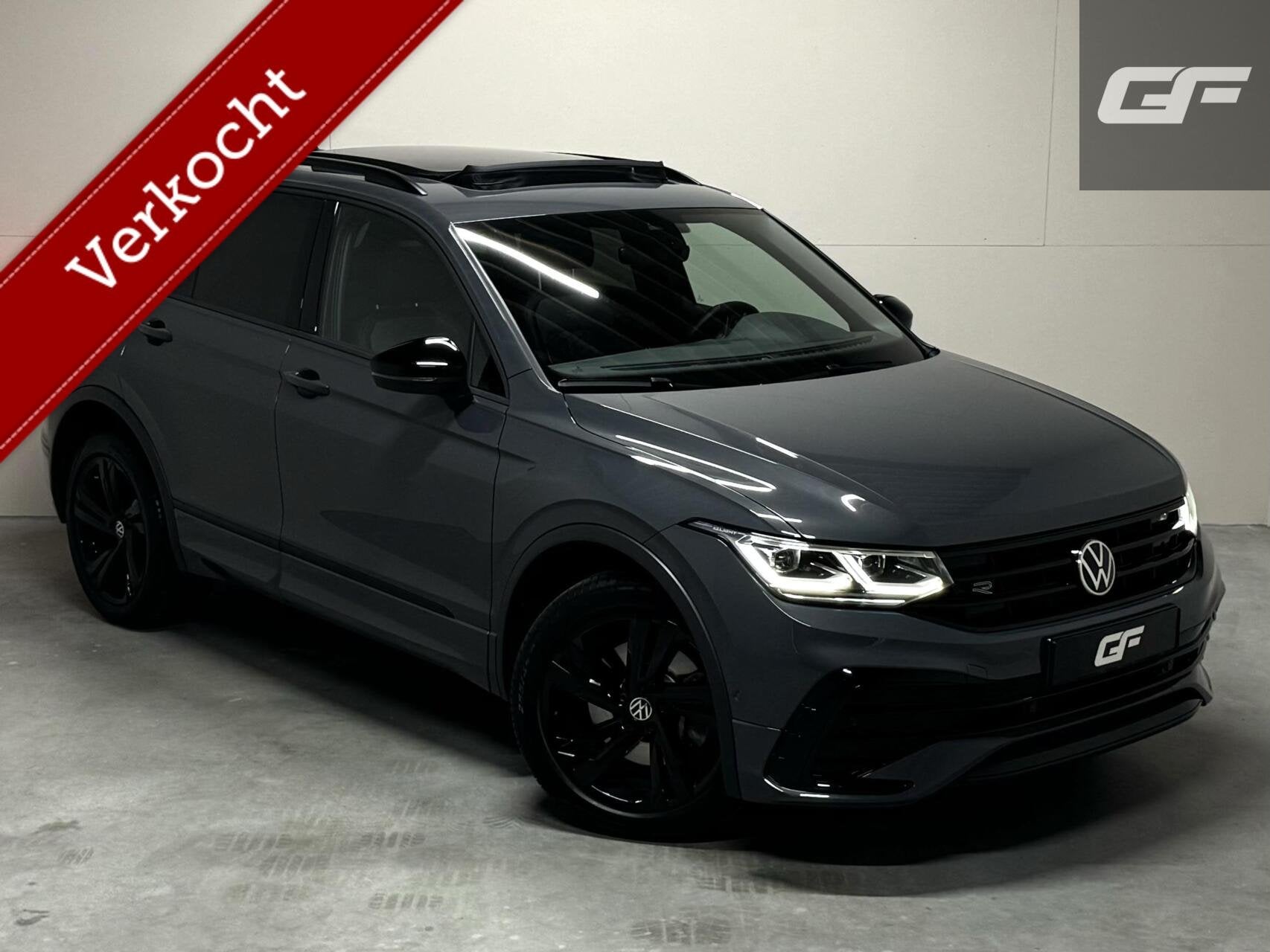 Volkswagen Tiguan 1.4 TSI eHybrid Black Style R-Line Pano Sf, Zwart, 4 cilinders, Met garantie (alle), Hybride Elektrisch/Benzine