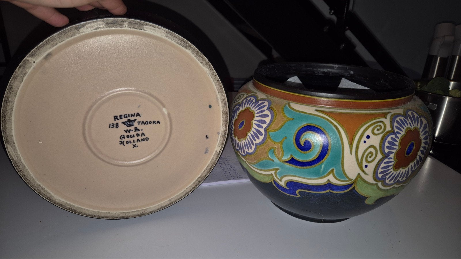 Regina Gouda Holland 'Tagora' Art Deco Bloempot/Vaas, Antiek en Kunst, Ophalen