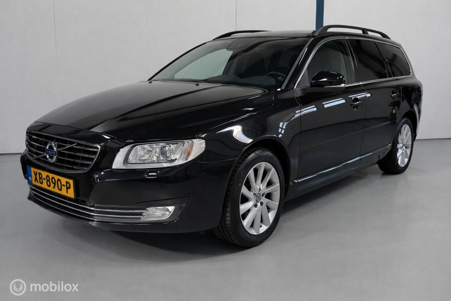 Volvo V70 2.0 T4 Dynamic Edition ADAPTIVE CRUISE / NAVI, Auto's, Volvo, Gebruikt, Euro 6, 1969 cc, Zwart