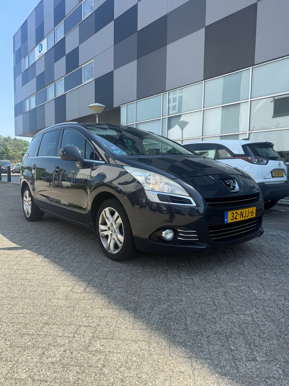 Peugeot 5008 1.6 THP 7PL 2010 Grijs Bom volle opties nw Apk, Auto's, Voorwielaandrijving, Handgeschakeld, Particulier, 84 €/maand