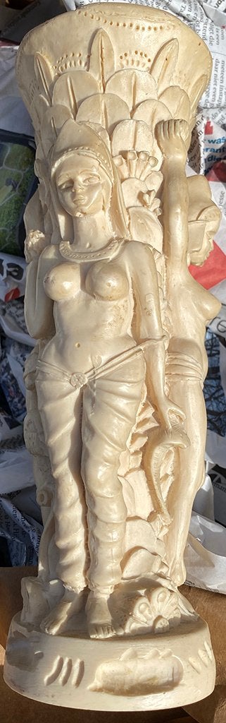 Ivorine kandelaar / vaas, Ophalen