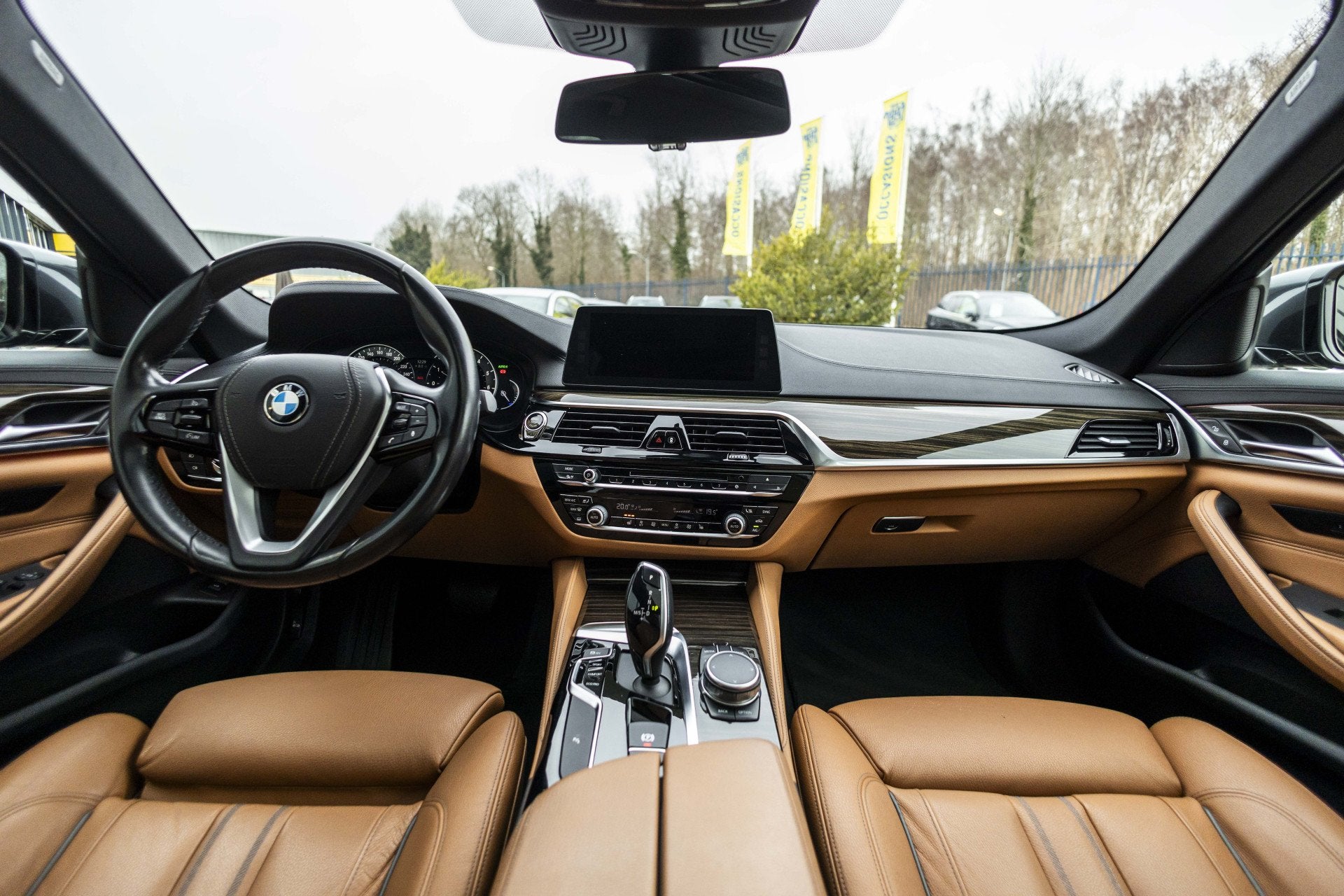 Foto 19 van BMW 5 Serie Touring 520i High Executive luxery