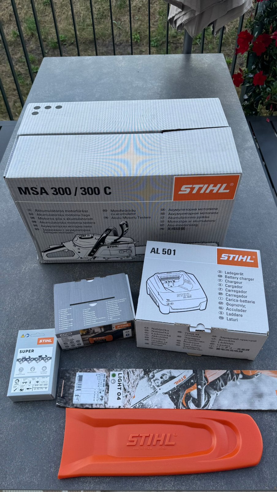 NIEUWE Stihl kettingzaag MSA300 + accu AP500 + lader AL301, Stihl, Kettingzaag, Nieuw, Ophalen of Verzenden