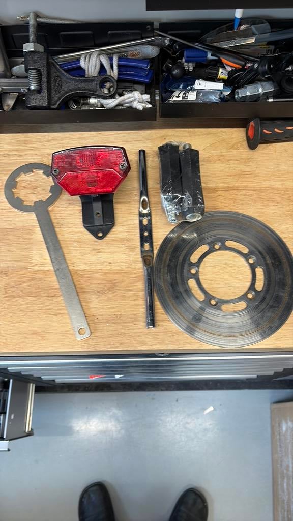 Te koop diverse kreidler delen, Fietsen en Brommers, Brommeronderdelen | Kreidler, Ophalen of Verzenden, Overige typen