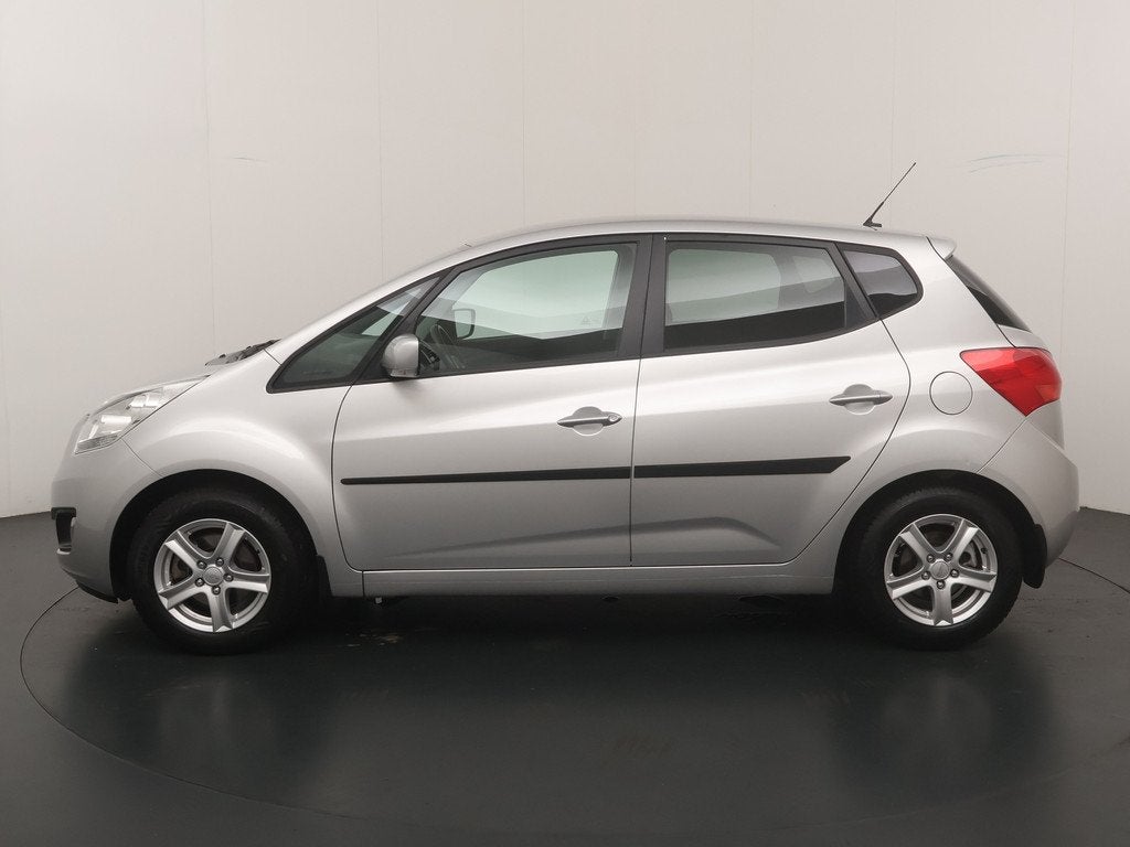 Kia Venga 1.4 90PK CVVT ExecutiveLine | Clima | Cruise | Nav, Auto's, Kia, Euro 5, Gebruikt, Zwart, 4 cilinders