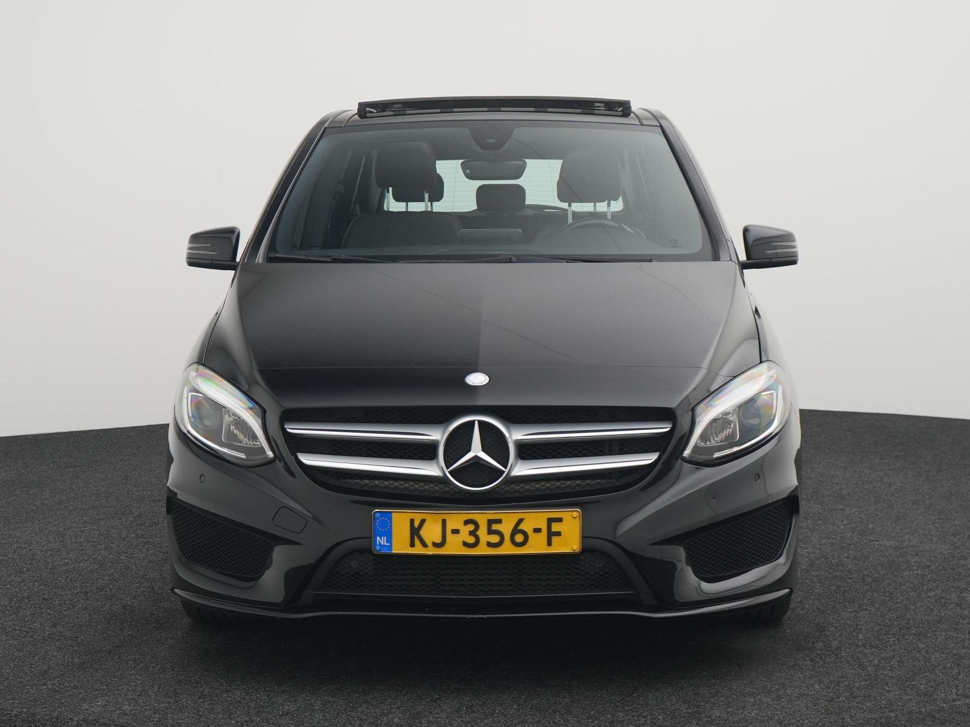 Mercedes-Benz B-klasse 180 AMG Night Edition Plus AUTOMAAT |, 1325 kg, Gebruikt, 4 cilinders, Leder en Stof