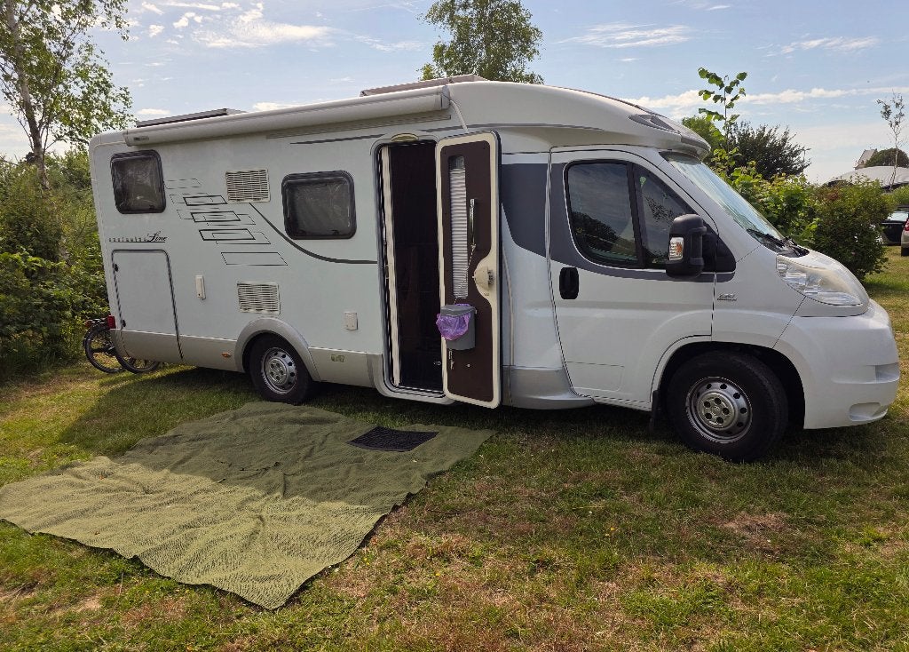 Hymer T674 CL, Buitenlamp, Chemisch toilet, Koelkast, Ringverwarming